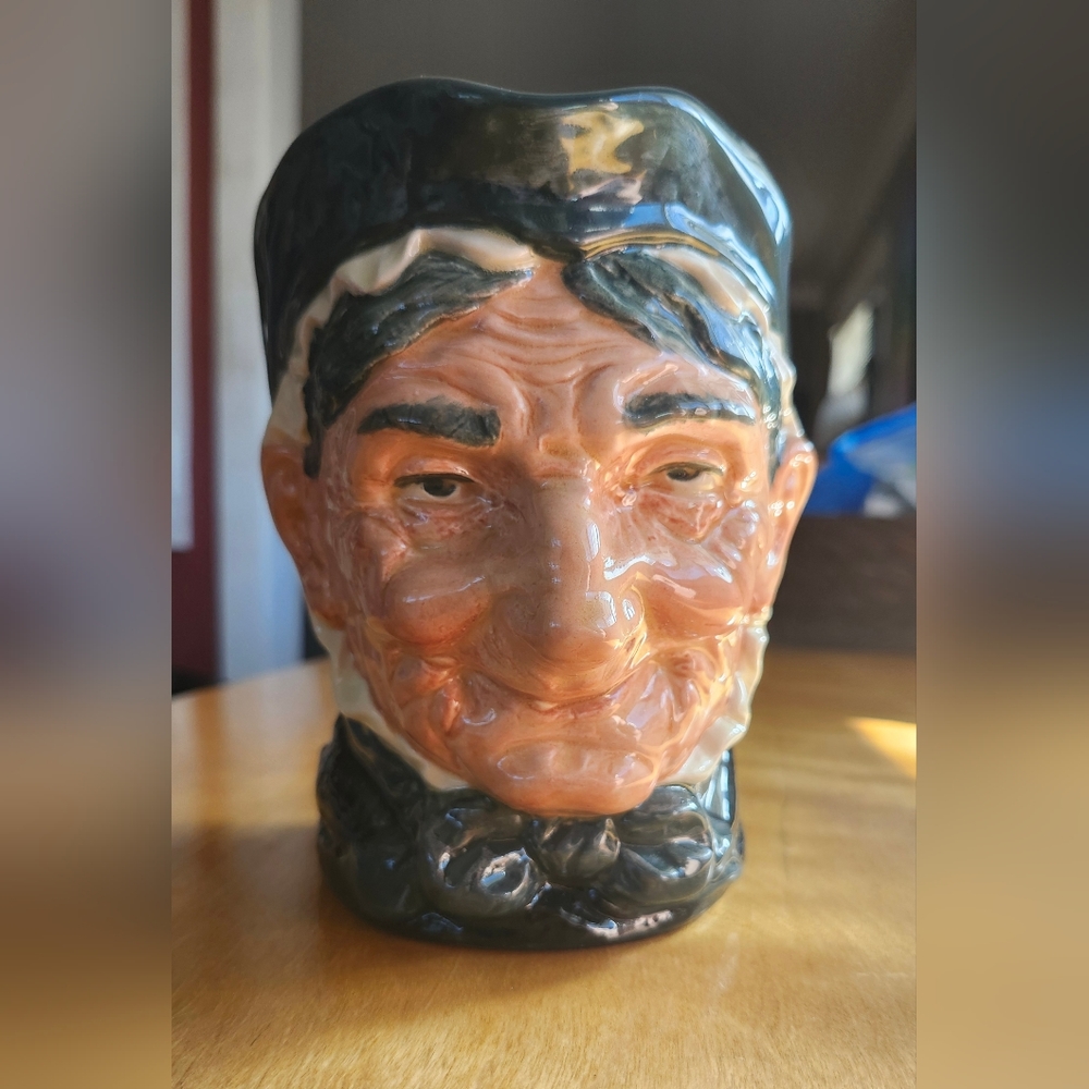 Royal Doulton "Granny" Toby Jug (Early Edition) - Picture 2 of 9